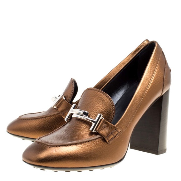 Tod's👠🔥
Tod's Metallic Bronze Leather Gomma Maxi Double T Court Loafer Pumps - Picture 17 of 17